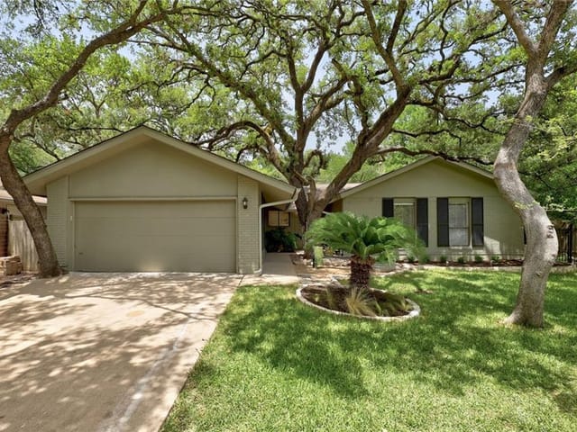 4006 Austin Woods Dr