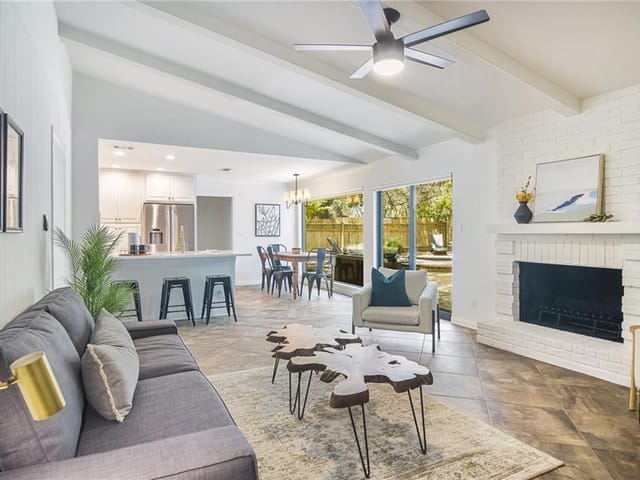 4008 Silverspring Dr