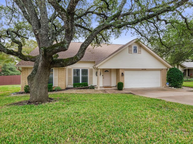 4009 Balcones Woods Dr