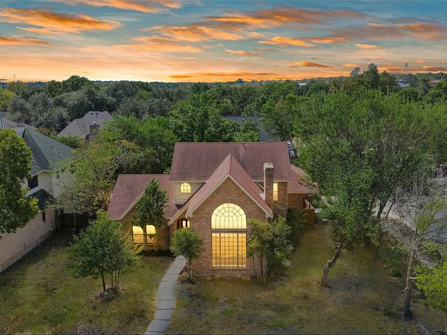 401  Applewood Dr