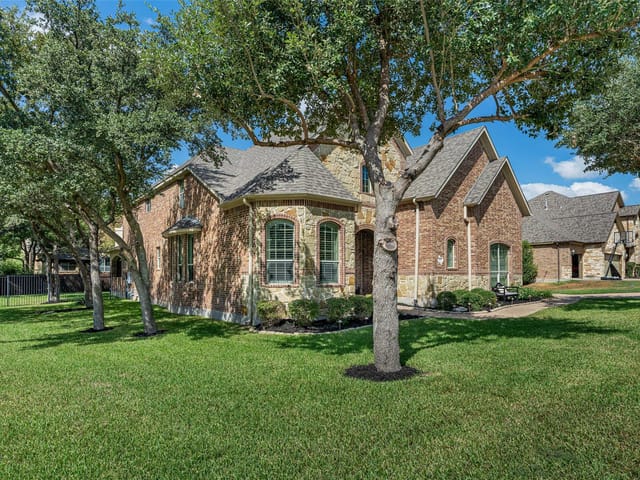 401  Bluff Point Bnd