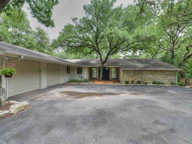 401 Buena Vista CIR