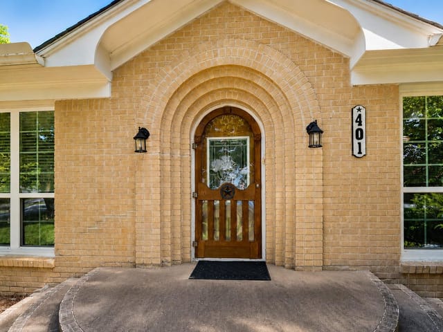 401 Donohoe ST