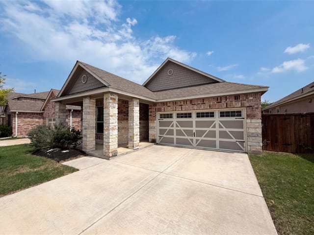 401 Fort William St Unit #33