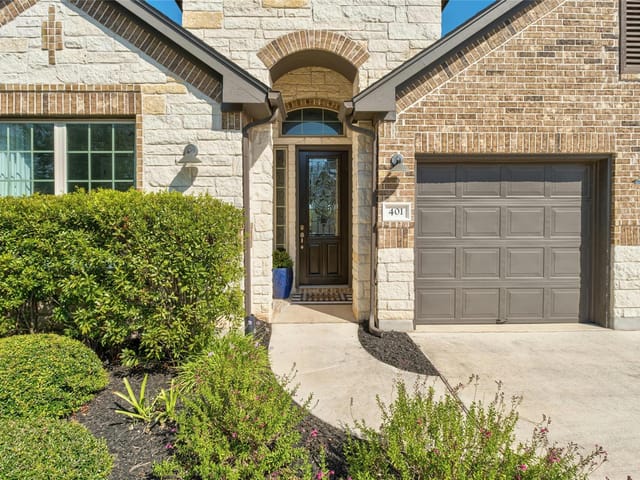 401 Jacksdaw Dr