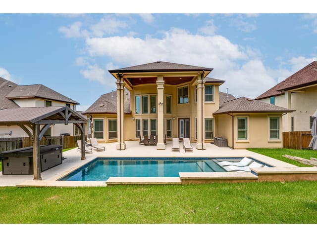 401 Summer Alcove Way