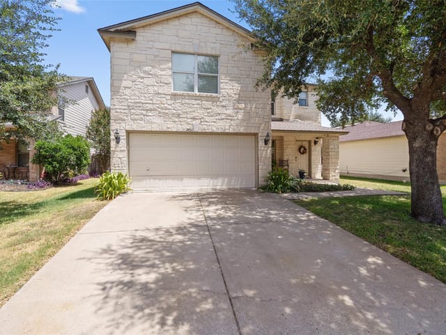 4010 Kings Canyon DR
