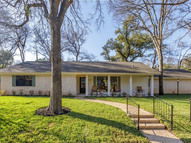 4011 Austin Woods Dr