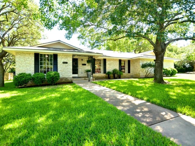 4011 Greystone Dr