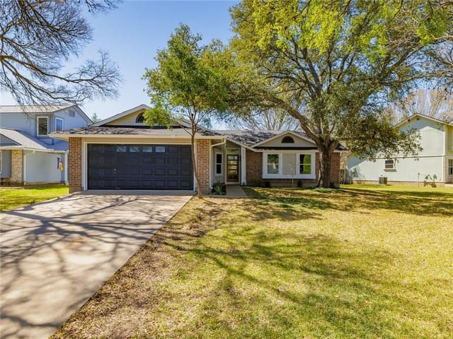 4011 Lillian Ln