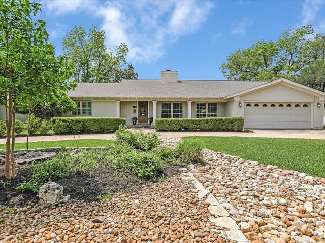 4011 N Hills Dr