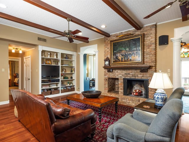 4011 SIERRA Dr