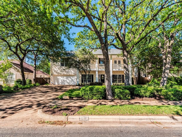 4012 Travis Country Cir