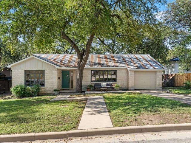 4014 Crescent Dr