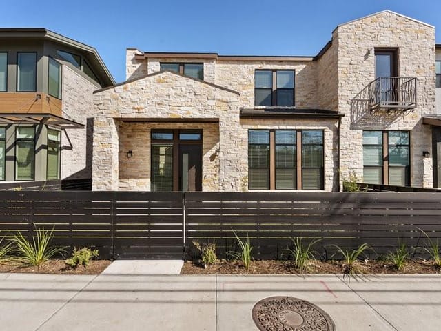 4014 Diligence DR