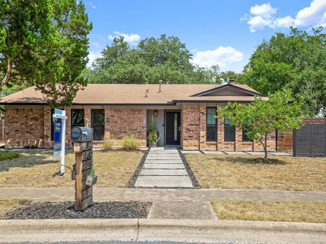 402 Cloudview Dr