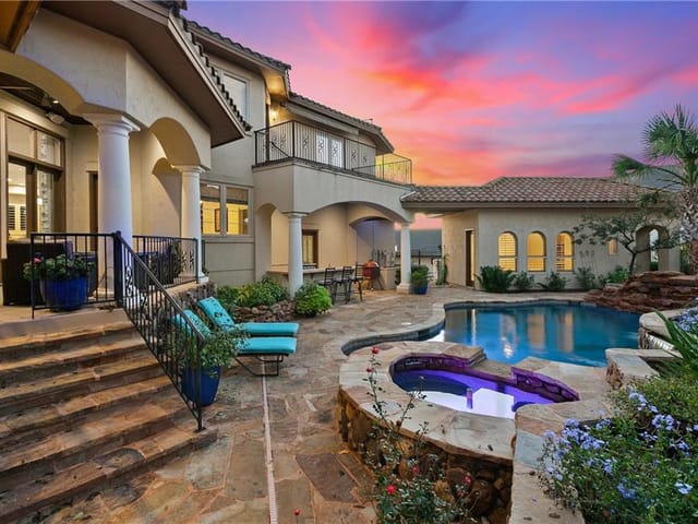 402 Golden Bear DR