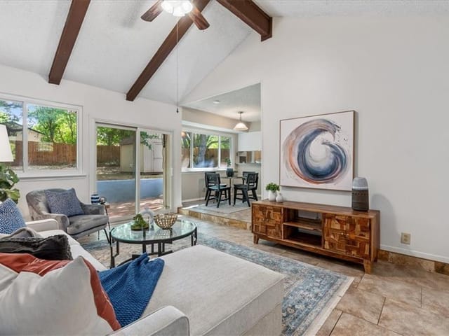 402 Meadow Lea Dr