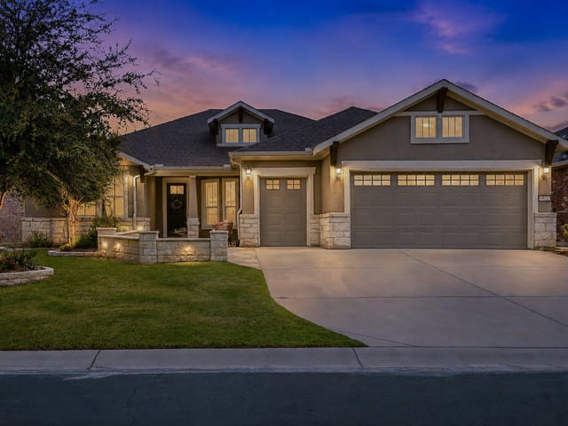 402 Old Blue Mountain LN