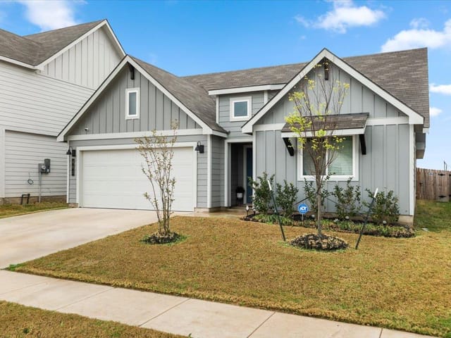 402 Perry Pl