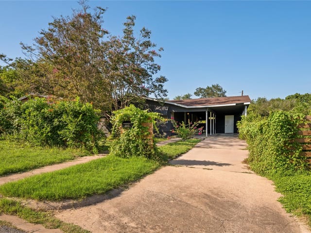 402 Philco DR