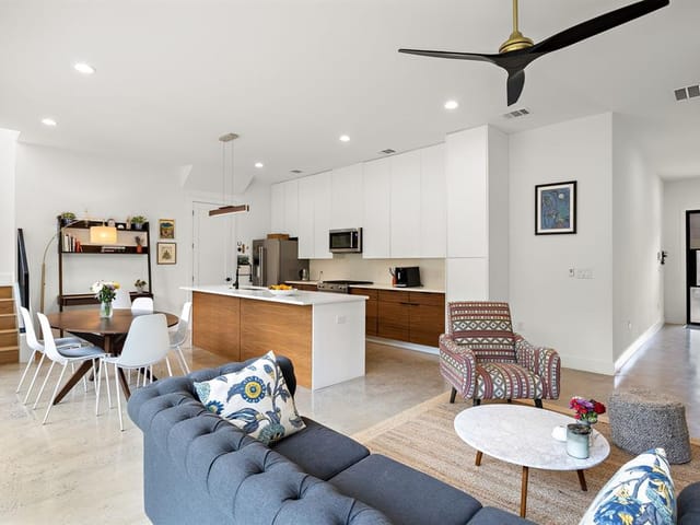 402 Post Road Dr Unit #B