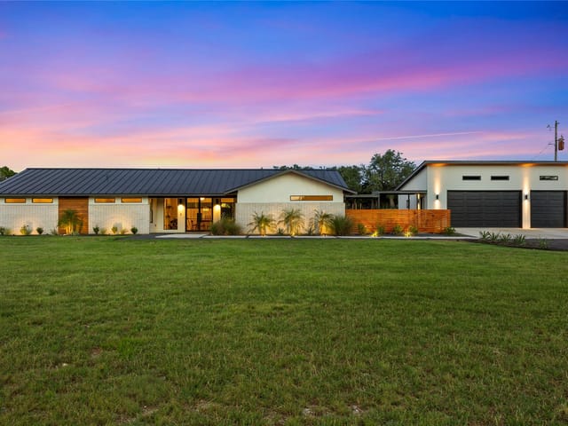 402 Rolling Hills RD