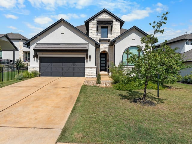 402 Sitlington Ln