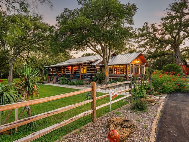 402 Smith RD