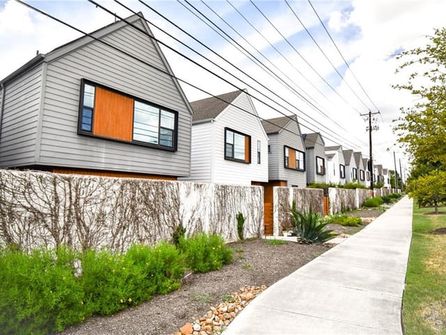 4020 Airport Blvd Unit #15