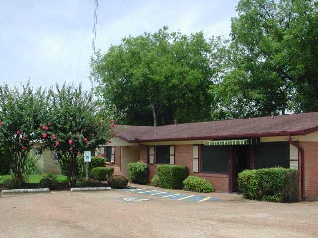 4020 Manchaca RD