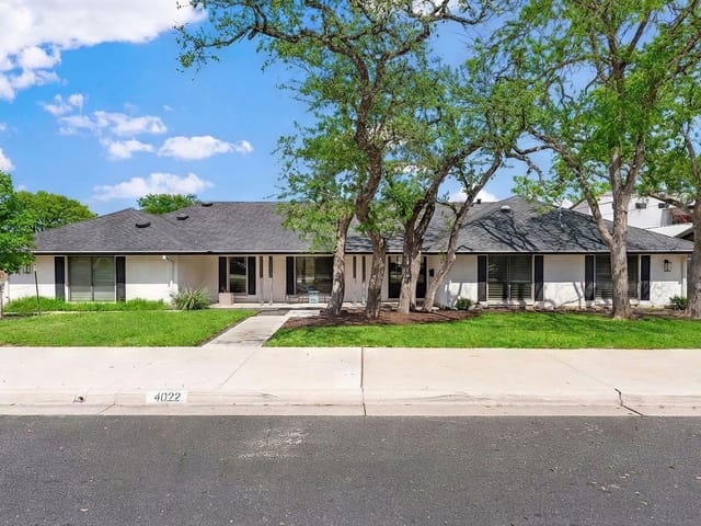 4022 N Hills DR