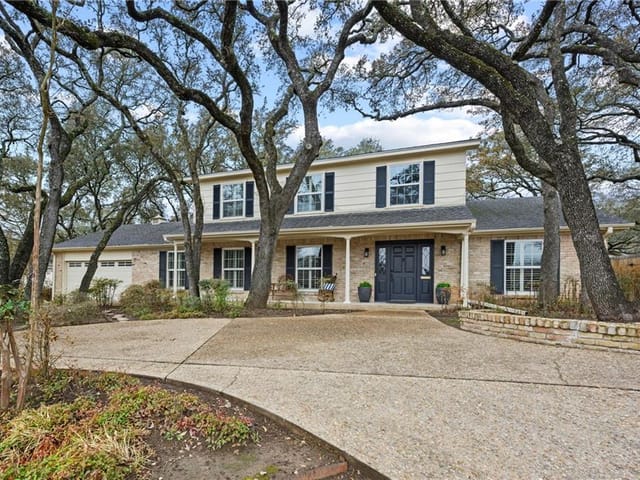 4023 Greystone Dr