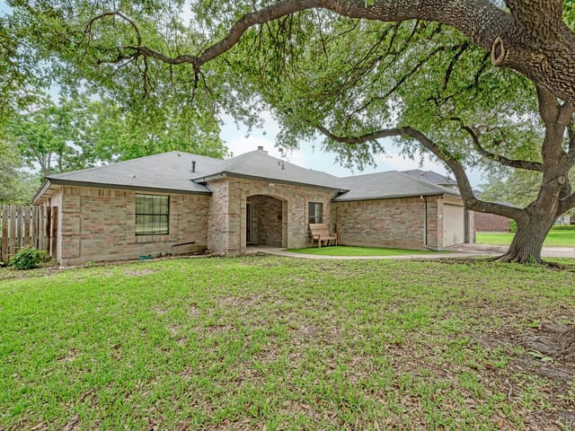 403 Hickory Ridge TRL