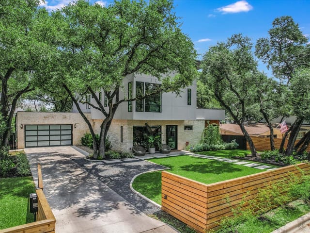 View 403 Ridgewood 403 Ridgewood - property photo 1 - Luxury home in Austin, TX