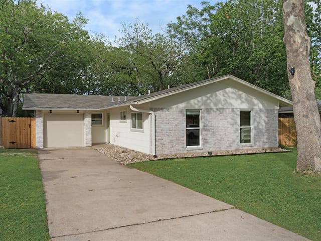 404 Arbor LN