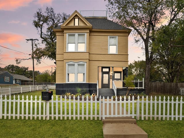 404 E 9th Ave