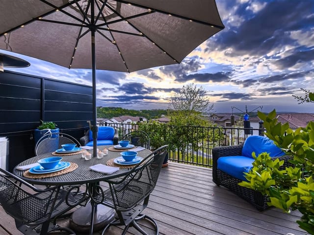 404 Marina View WAY