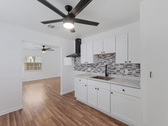 404 Middle LN