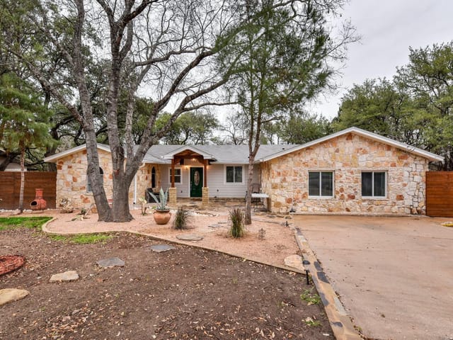404 S Mustang Ave