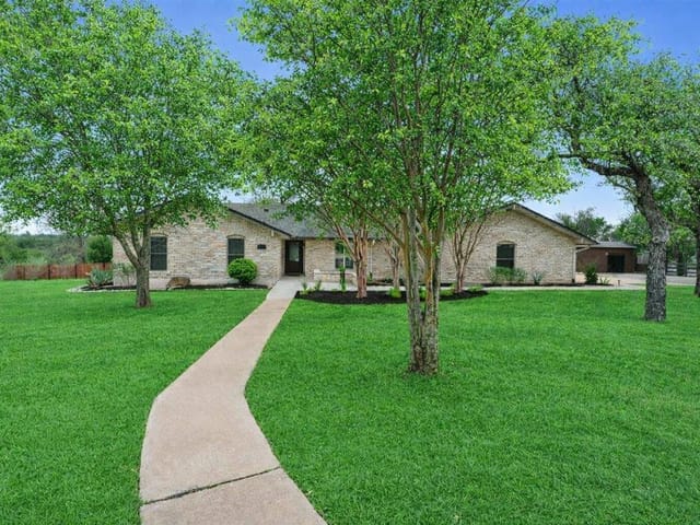 404 Skyline Rd