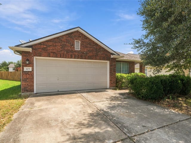 405 Bandara Woods BLVD
