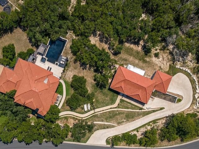 405 Barrett Ln
