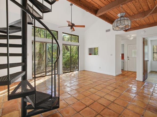 405 Eagle Lookout DR Unit #B
