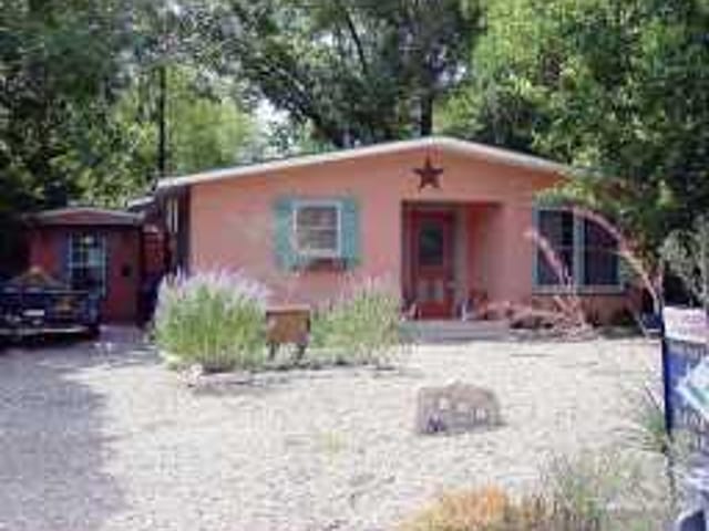 405 EL PASO St