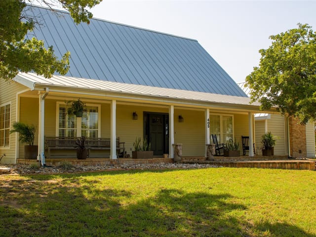405 Frederick RD