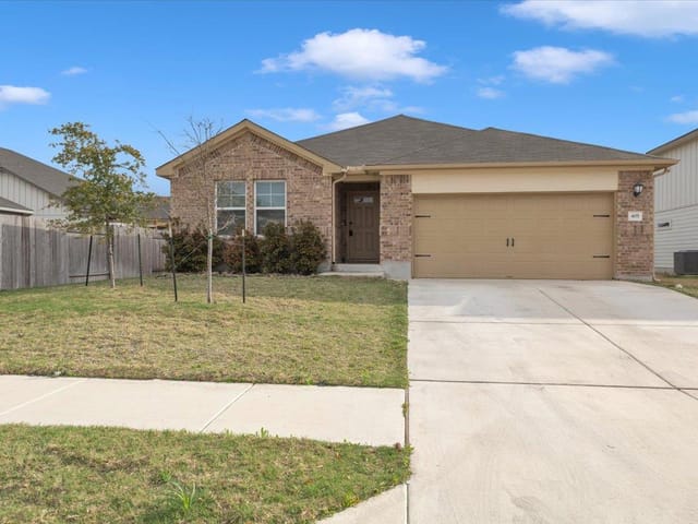 405 Grasslands Trl