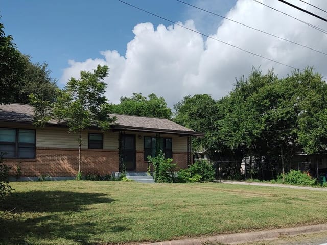 405 Oertli Ln