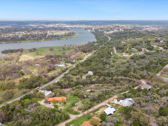 405 Taylor DR