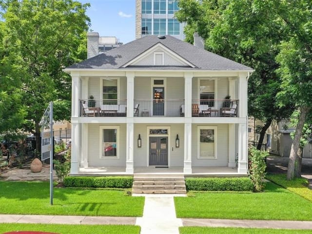 405 W 14th St